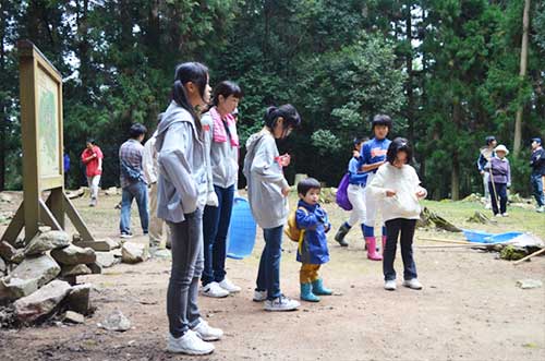 安芸高田市地域事業振興団 第6回郡山城史跡めぐりと清掃ボランティア