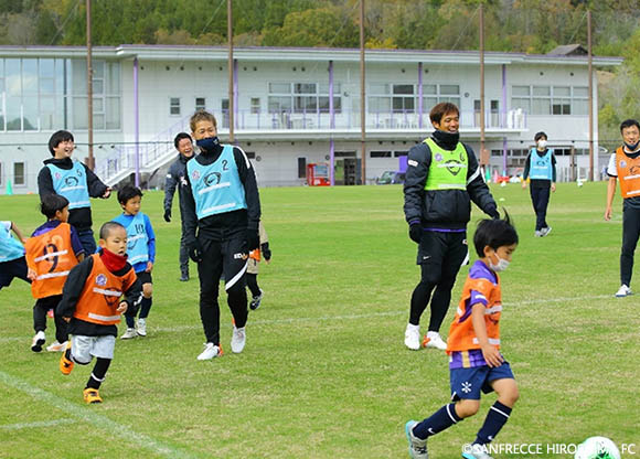 安芸高田市 ふれあいサッカー教室の様子